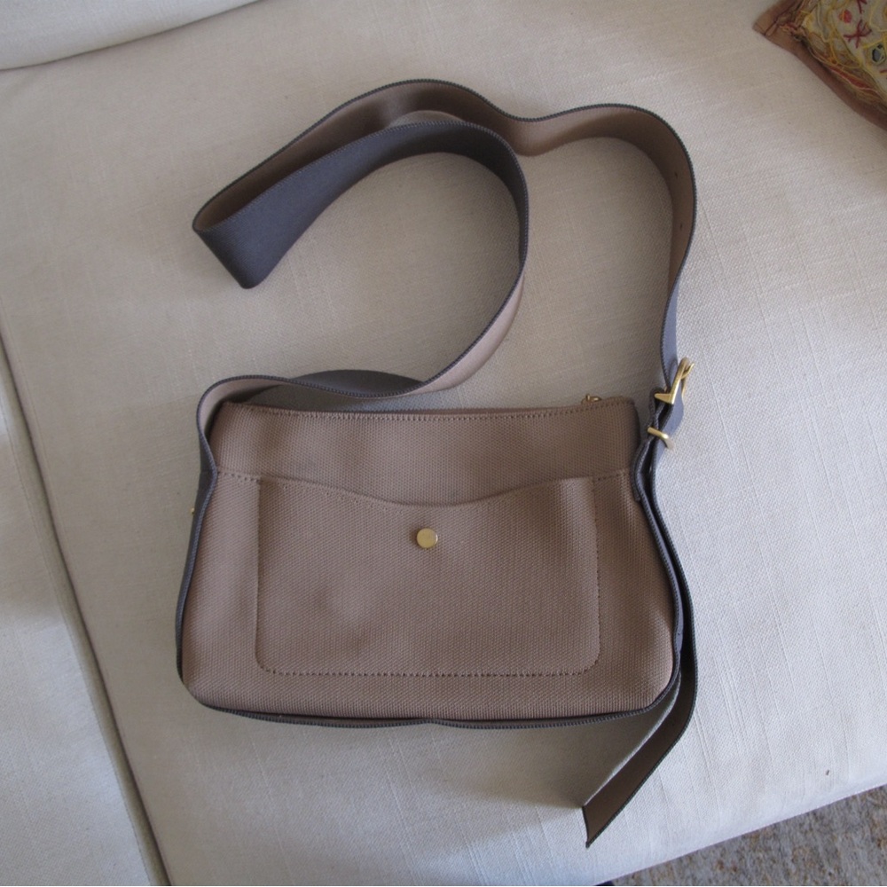 CUYANA Small Recycled Sling Bag